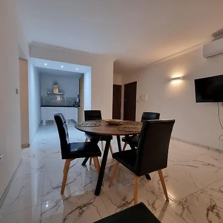 2 Bedroom Apartment In Bugibba St. Paul's Bay Exterior photo